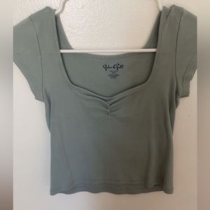 Brandy Melville - Light green top 🥑 Lightly worn - ONE SIZE
